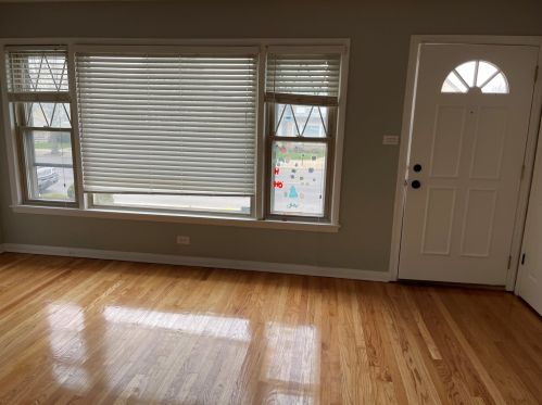 4344 Marquette Rd, Chicago, IL 60629-5659