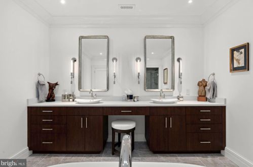 2735 Cathedral Ave, Washington DC  20008-4119 exterior