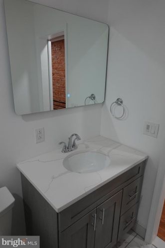 1525 Hicks St, Philadelphia PA  19146-4820 exterior