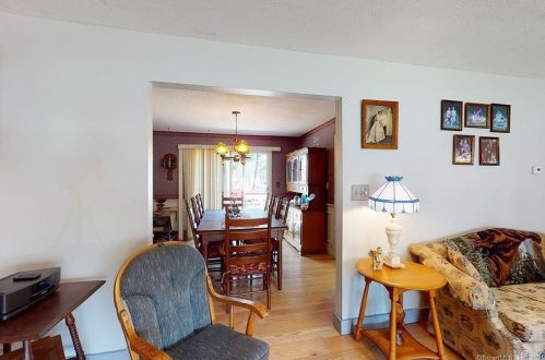 20 Woodward St, Killingly CT 06239-1642 exterior