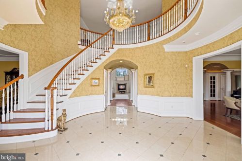 11813 Centurion Way, Rockville, MD 20854-6419