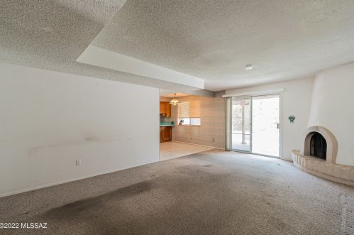 9151 Deer Trl Cir, Tucson AZ 85710-8034 exterior