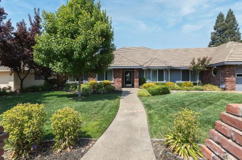 181 Fall River Dr, Folsom, CA 95630-5027