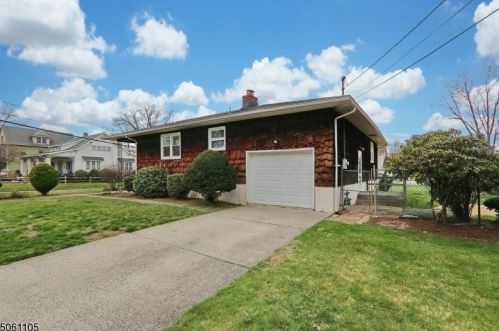 400 Claremont Pl, Cranford, NJ 07016-2211