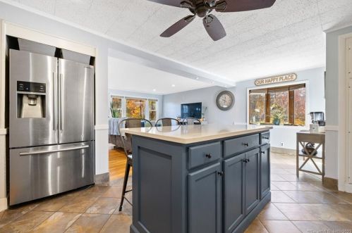 87 Thorpe Ave, Meriden CT 06450-4843 exterior