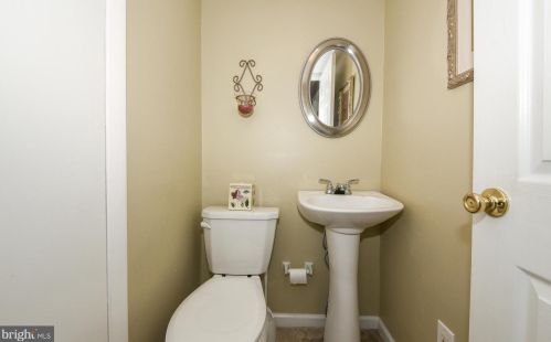 334 Kalmia St, Warminster PA 18974-4727 exterior