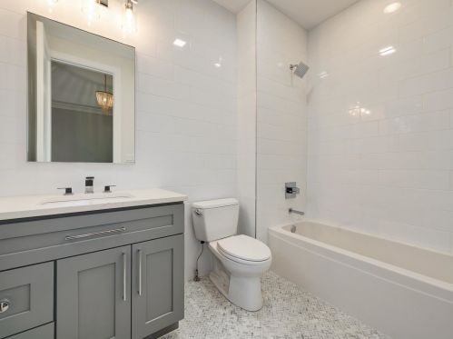 2654 Cortland St, Chicago IL 60647-4837 exterior