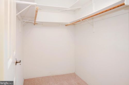 25 Meadowwood Ct, Columbus NJ 08022-1026 exterior