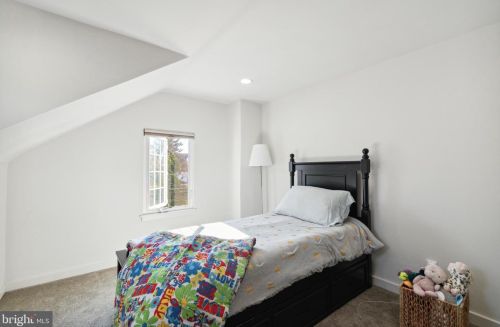 134 Linwood Ave, Ardmore PA 19003-3128 exterior