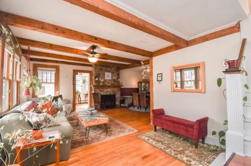 16 Harkness Ave, Springfield, MA 01118-2107