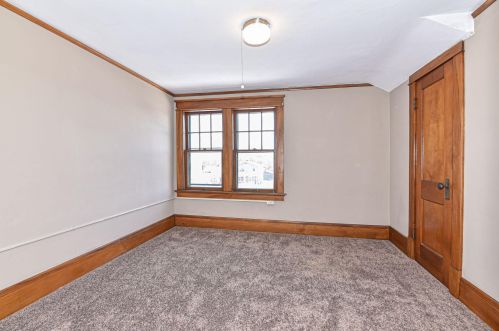 348 Howard Ave, Milwaukee WI 53235-4807 exterior