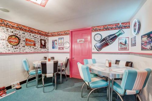 4922 Lynndale Ave, Milwaukee WI 53220-2069 exterior