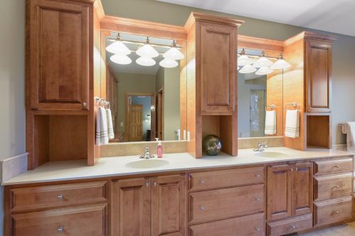 1676 Isabella Pkwy, Chaska MN 55318-3214 exterior