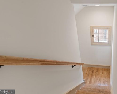 8 Narberth Ter, Camden NJ  08108-1017 exterior