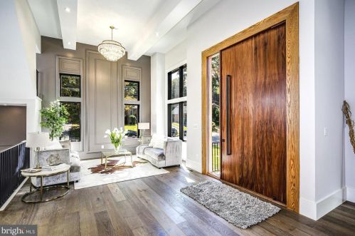 6160 Hardy Dr, Mc Lean VA 22101-3112 exterior