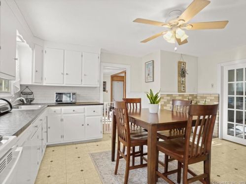 44 New Place St, Wallingford CT  06492-2237 exterior