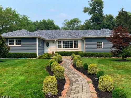 52 Canterbury Dr, Scotch Plains, NJ 07076-1534