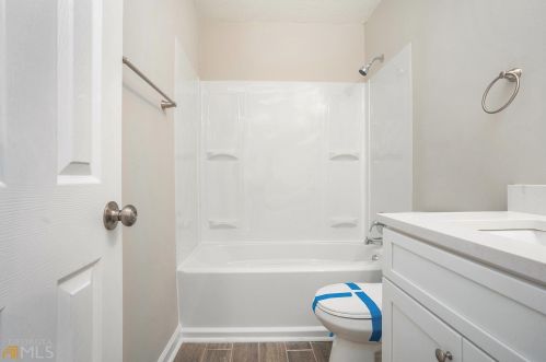 972 Timbervale Ln, Lithonia GA  30058-6010 exterior