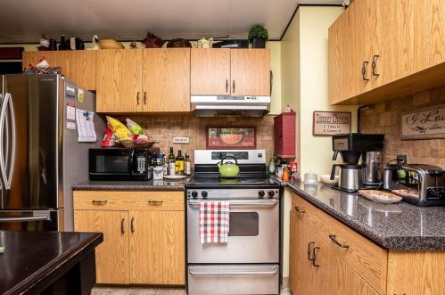 180 Wood Ave, Woonsocket RI 02895-2131 exterior