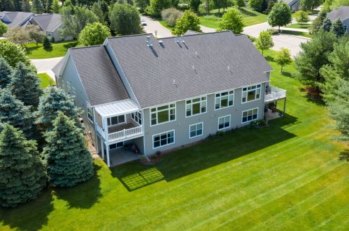 8690 Oakland Hl Cir, Kalamazoo MI 49024-5298 exterior