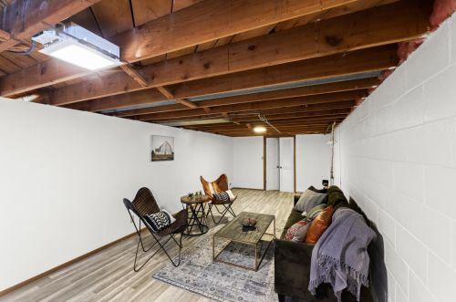 4159 63, Milwaukee WI 53216-1242 exterior