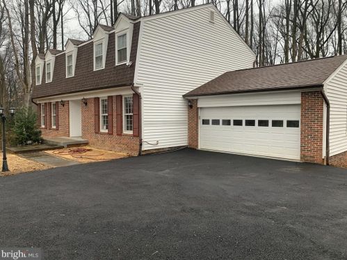 805 Balls Hill Rd, Mc Lean VA  22101-1547 exterior