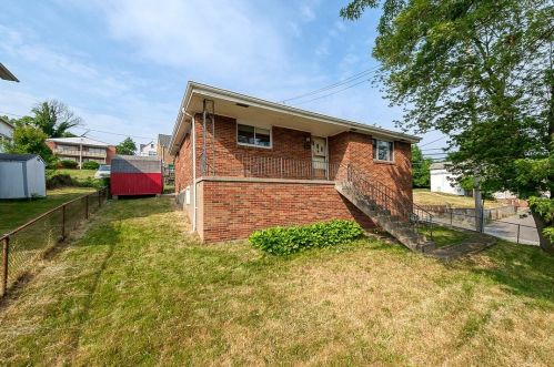 900 State Ave, Moon Twp, PA 15108-1860