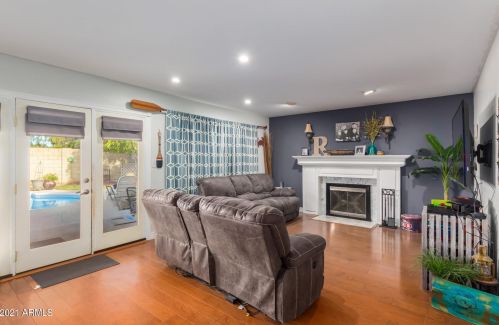 2464 Crocus Dr, Phoenix AZ 85053-5416 exterior