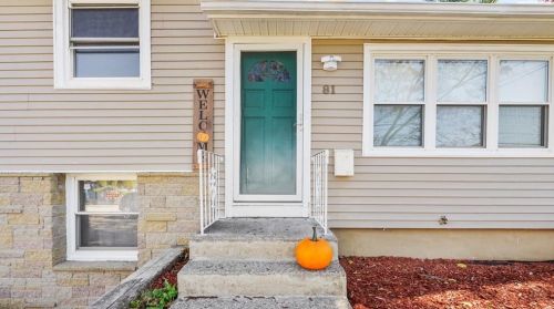 81 Leah St, Providence, RI 02908-5130