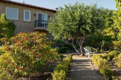 38330 De Portola Rd, Temecula CA 92592-8833 exterior