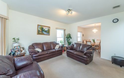 11 Chadd Ct, Parsippany NJ 07054-2950 exterior