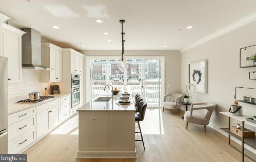 10260 Grosvenor Pl, Rockville MD 20852 exterior