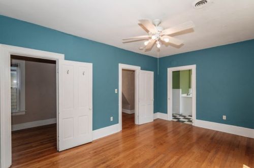 1856 Arlington Pl, Milwaukee WI 53202-1619 exterior