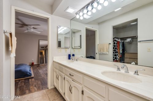 556 Dodge Blvd, Tucson AZ  85716-5162 exterior