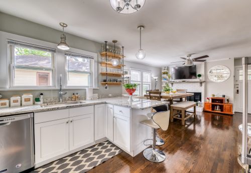 175 Pick Ave, Elmhurst IL 60126-3018 exterior