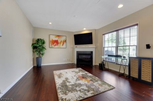 118 Independence Trl, Paterson NJ 07512-2808 exterior