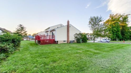 295 Mckinley Ave, Edison NJ 08820-1623 exterior