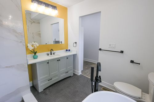 2720 Monroe St, Chicago IL  60612-2823 exterior