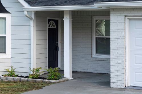 2061 Marbut Forest Dr, Lithonia GA  30058-7827 exterior