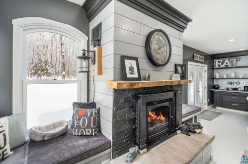 9127 Superior St, Duluth MN 55812-2139 exterior