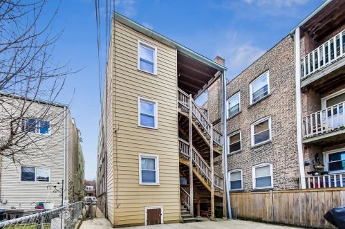 3256 Wilson Ave, Chicago IL 60640-5211 exterior