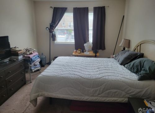 193 Evergreen Rd, Edison NJ  08837-2451 exterior