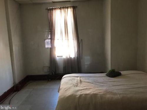 1901 6 St, Philadelphia PA 19122-2104 exterior