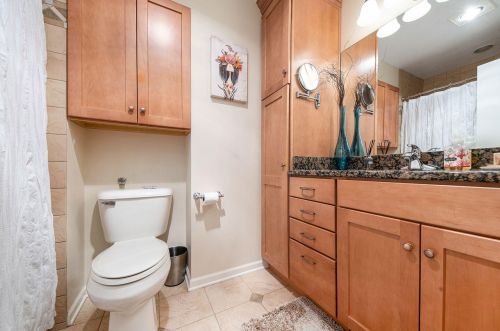 6129 Old Log Trl, Kalamazoo MI  49009-8032 exterior