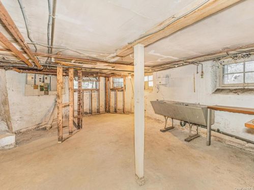 214 Prospect Ave, Mount Vernon NY 10550-2349 exterior