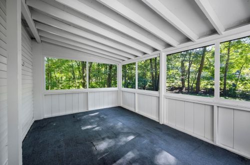 54 Brown Ave, Seabrook NH 03874-5605 exterior