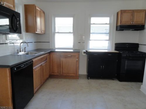 32 Mawhinney Ave, Paterson NJ 07506-1208 exterior