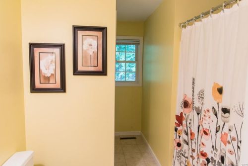 639 Old Colony Rd, Meriden CT 06451-6301 exterior