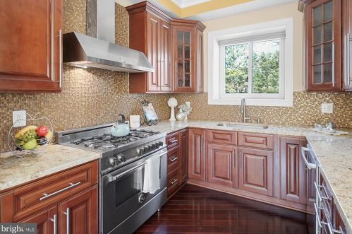 616 M St, Washington DC 20002-3425 exterior