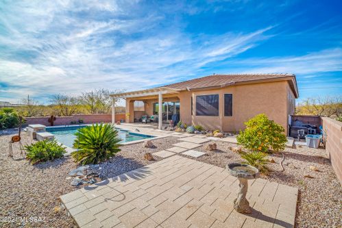 5750 Atascosa Peak Dr, Green Valley AZ 85622-8127 exterior